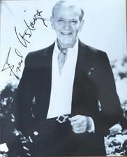 Fred Astaire --- Oscar Preisträger / Film --- Original signiertes Foto 9x13 