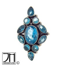 Großer massiver Modernist