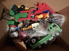 Konvolut Kiste Spielzeug/ An