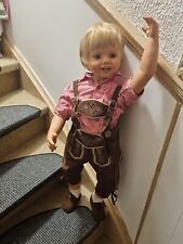 Monika Peter-Leicht Puppe Bayernbub Lebensgroß ca. 82cm Vollvinyl & Kniegelenken