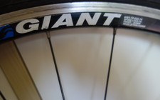 28" Giant Vorderrad leicht-Laufrad XORO Nabe Schnellspanner V-Brake