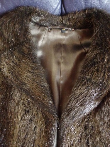 Nutria pelzacke nie - pelzacke, 42,
