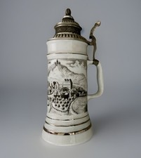 Bierkrug aus Porzellan mit