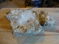 Quellstein Brunnenstein mit