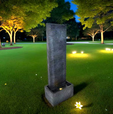 Solarbetriebenes Wasserspiel