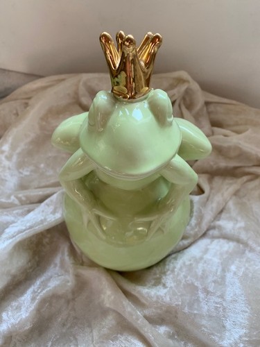 Froschkönig mit krone auf - mit,