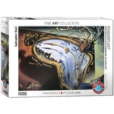 Weiche Uhr im Moment ihrer