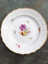 KPM Berlin Teller Neuosier Blumen Schmetterlinge Goldrand 1. Wahl D 21,5cm