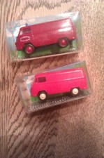 2 Modellautos 1/87 EPOCHE  TEMPO Matador - Kastenwagen einfarbig - Feuerwehr