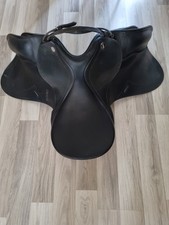 TAKNA Dressursattel 17,5 Zoll