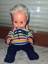 Puppe mit 3 Kleider und 2