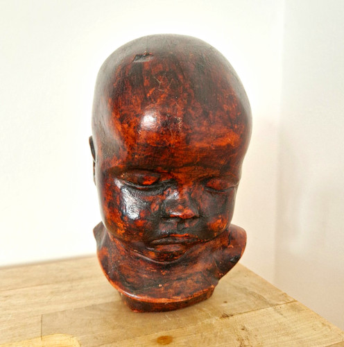 Skulptur kind signiert - signiert, /