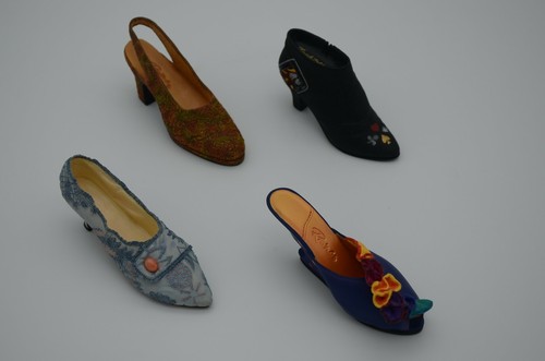 Just the right shoe - , mini