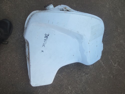 Suzuki dr750 tank - suzuki,