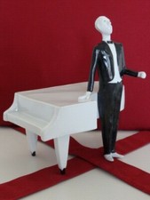 Porzellan Figur Sänger