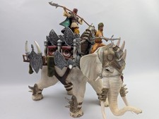 Schleich Kampfelefant 70063 + Kampfaufsatz 42079 + Figuren