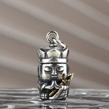 A24 Anhänger kleine Buddha-Figur Mönch mit Vajra Silber 925 buddhistisch