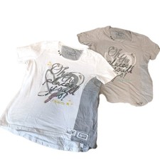 Zwei Shirts S'questo