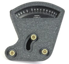 Altes Messgerät KOVOSTAV 31-98680-P4 200g Waage Messtechnik Prüfgerät Holz Box