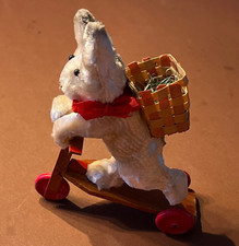 Alter kleiner Oster Hase auf