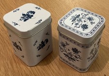 2 kleine hübsche Blechdosen Teedosen, jeweils 4,5cm x 4,5cm x 6,5cm