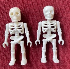 Playmobil 2 x Skelett Figur für die Ritterburg / Pirateninsel