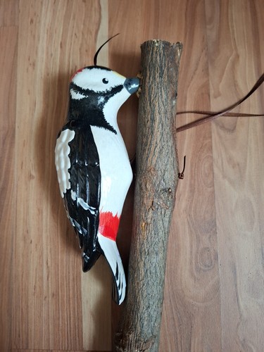 Gartenfigur buntspecht aus - gartenfigur,
