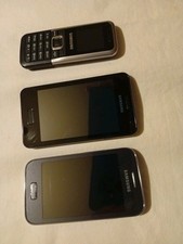 3 alte Samsung Handys ohne Zubehör Biete als defekt,da ich nicht testen kann