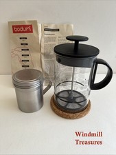 BODUM KAFFEE MILCHAUFSCHÄUMER KORKMATTE & SCHOKOLADENSTAUBTUCH - TOP ZUSTAND