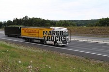 LKW Foto DAF XF Planensattelzug Deutschland weiß Lohmann Italienlogistik #g3rn