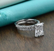 Radiant Cut 2,85Ct White