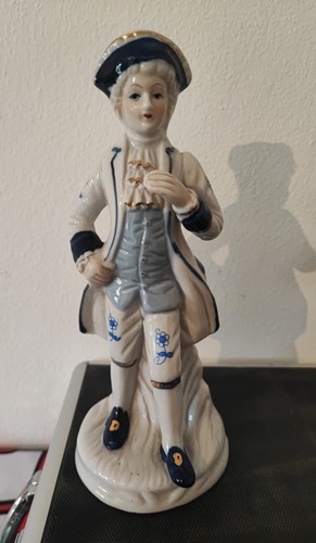 Porzellanfigur barock edelman - porzellanfigur,