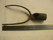 Heugabel,Heuwender,bäuerliches Gerät,Landwirtschaft,Rost,2-zackig,alt,gebraucht