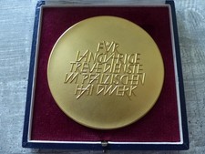 Gold Medaille - Für