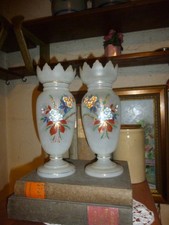 2 wunderschöne weiße opakte