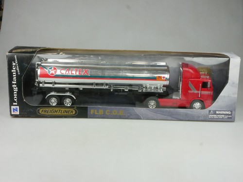 New ray freightliner flb - 1/32,