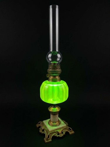 Antike petroleumlampe uranglas - petroleumlampe,