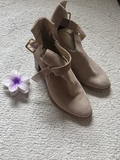 Zign Damen Boots in Gr. 40 beige creme Absatz Boho Stiefeletten Cowboy Freizeit