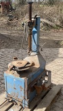 Reifenmontiermaschine