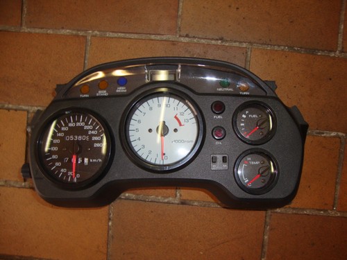 Vfr 750 rc36 - vfr, cockpit