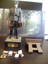 FIGURE VON STAUFFENBERG, 1/6