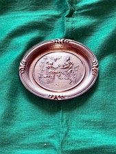 Vintage - Dekorativer Wandteller - Ritter am Tisch??? - Rein 92 % Zinn - trägt P