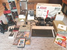 Atari System 800XL + Diskettenlaufwerk XF551 + XC12 + 170 Disketten viel Zubehör