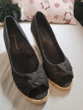 Atmosphere Schuhe Pumps Wedges Peeptoes schwarz Stoff Bast Keilabsatz Gr. 38