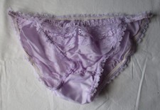 DDR Dessous Slip lila Spitze