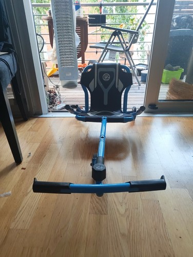 Blauer racer mit schwarzen - blauer,