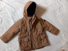 hellbraune Winterjacke mit