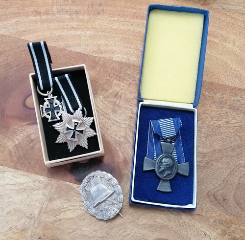 Militaria abzeichen orden - militaria,
