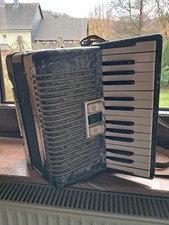 Akkordeon Hohner Typ Student IVM
