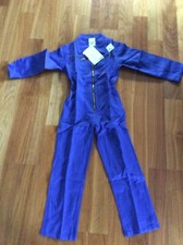 Biete ein Kinder Overall in Grösse "134/140" in blauer Farbe, siehe Bilder. NEU